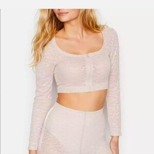 Victoria's Secret Nude Lepoard Zip- Up workout Longsleeve Crop-top Sz L